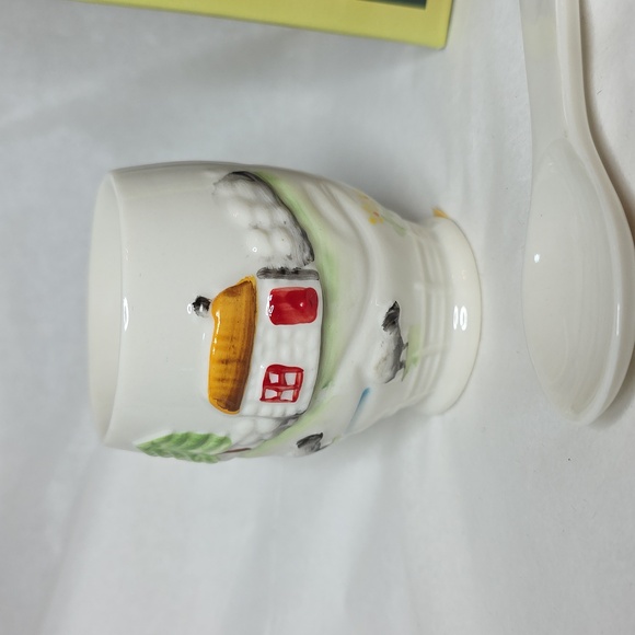 Belleek Connemara Egg Cup And Spoon - Picture 2 of 8